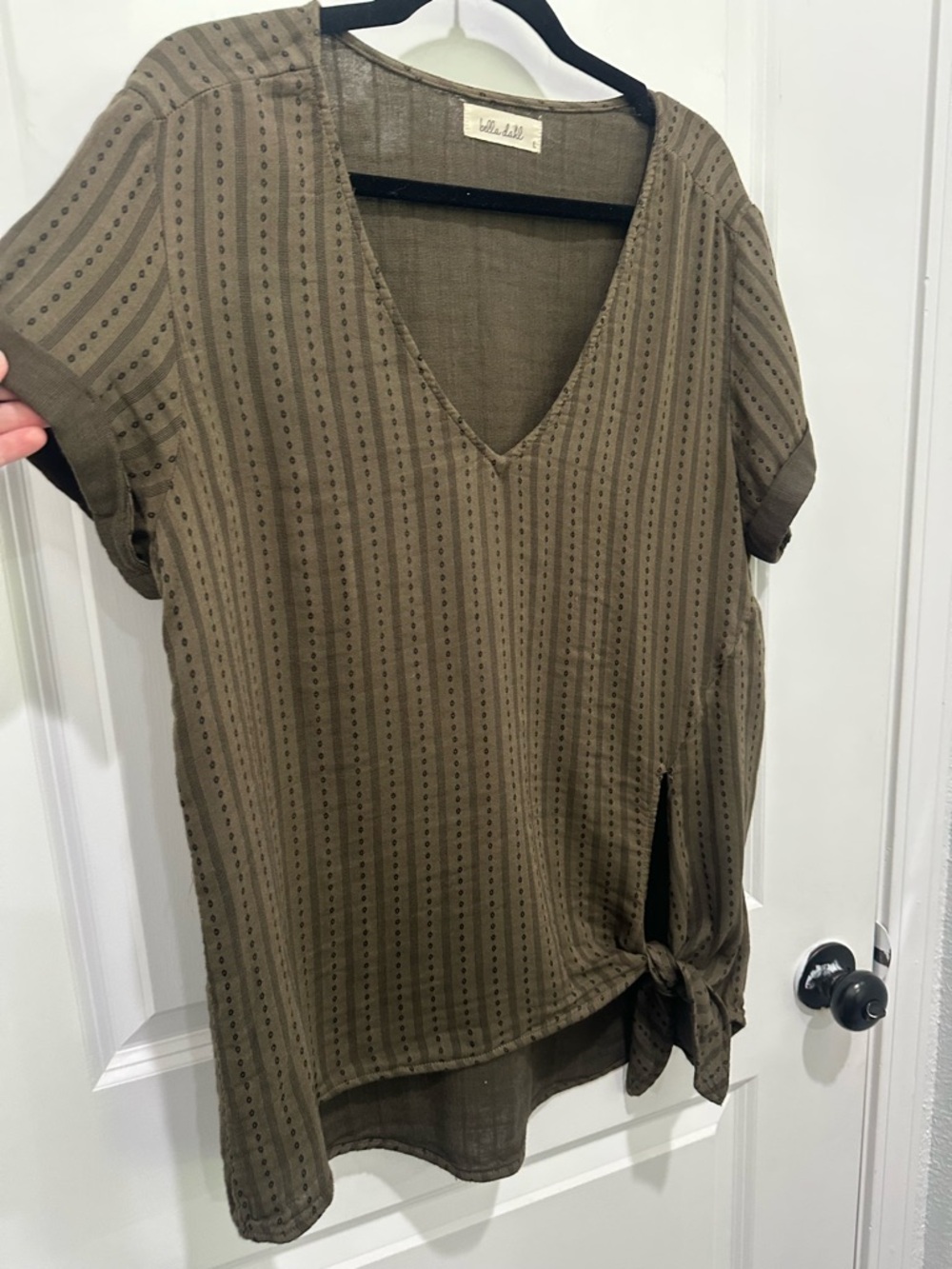 Anthropologie bella dahl Olive Green V-Neck Short Sleeve Tie Front Blouse